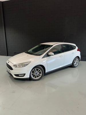 Ford Focus 1.5 TDCi E6 120cv Business  - Foto 8