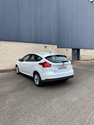 Ford Focus 1.5 TDCi E6 120cv Business  - Foto 7