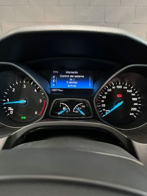 Ford Focus 1.5 TDCi E6 120cv Business  - Foto 26