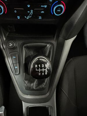 Ford Focus 1.5 TDCi E6 120cv Business  - Foto 19