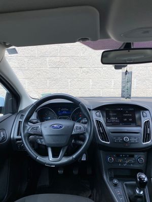 Ford Focus 1.5 TDCi E6 120cv Business  - Foto 12