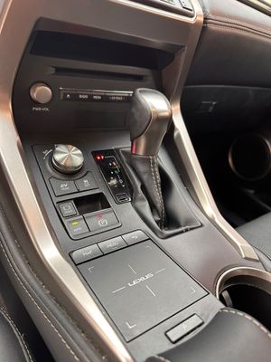 Lexus NX 2.5 300h Business Navigation 2WD  - Foto 20