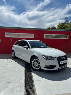 Audi A3 1.6 TDI 105cv S tronic Attraction  - Foto 4