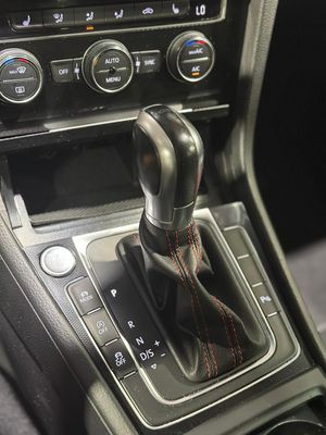 Volkswagen Golf GTI Performance 2.0 TSI 230CV DSG BMT  - Foto 18