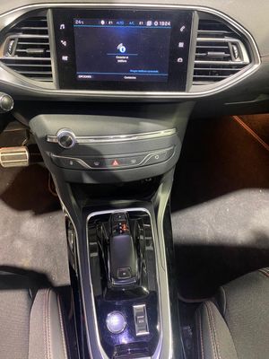 Peugeot 308 5p GT Line 1.5 BlueHDi 96KW (130CV) Auto  - Foto 17
