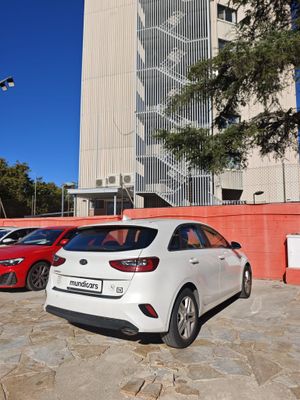 Kia Ceed 1.0 T-GDi 88kW (120CV) Drive  - Foto 12