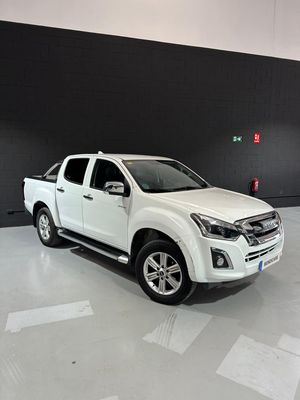 Isuzu D-Max 1.9 Turbodiesel Double Cab Premium+ 4WD   - Foto 4