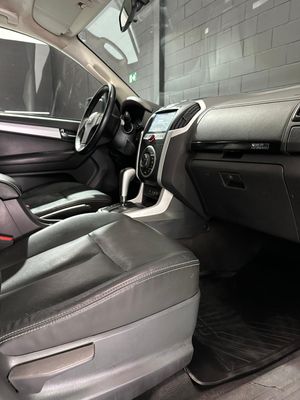 Isuzu D-Max 1.9 Turbodiesel Double Cab Premium+ 4WD   - Foto 14