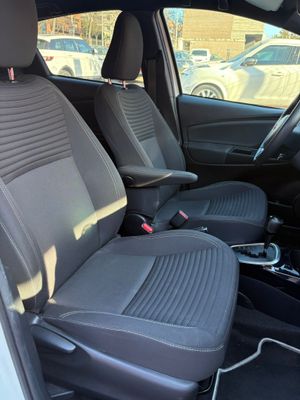 Toyota Yaris 1.5 Hybrid Advance  - Foto 19