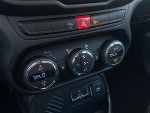 Jeep Renegade 1.6 Mjet Longitude 4x2 E6  - Foto 16