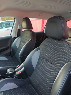 Peugeot 2008 Allure 1.6 e-HDi 115  - Foto 17