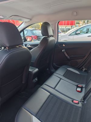 Peugeot 2008 Allure 1.6 e-HDi 115  - Foto 14