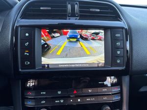 Jaguar F-Pace 2.0L i4D 132kW Portfolio Auto  - Foto 16