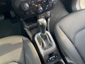 Jeep Renegade 1.3G 110kW Limited 4x2 DDCT  - Foto 14