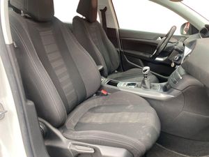 Peugeot 308 Allure 1.6 BlueHDi 120  - Foto 11