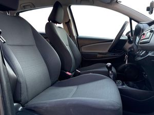 Toyota Yaris 1.0 VVT-i City  - Foto 17
