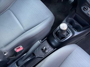 Toyota Yaris 1.0 VVT-i City  - Foto 13