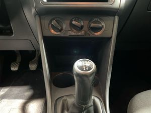 Volkswagen Polo 1.4 Advance  - Foto 13