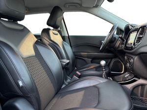 Jeep Compass 1.6 Mjet Night Eagle 4x2 E6D  - Foto 17