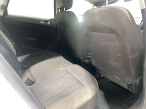 Opel Astra 1.4 Enjoy  - Foto 18