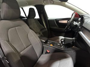 Volvo XC40 Momentum Core T2  - Foto 19