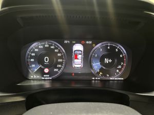 Volvo XC40 Momentum Core T2  - Foto 16