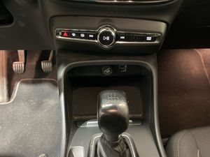 Volvo XC40 Momentum Core T2  - Foto 13