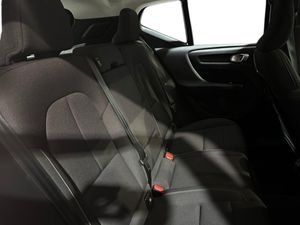 Volvo XC40 Momentum Core T2  - Foto 20