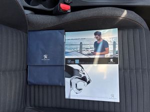 Peugeot 2008 Active Pack BlueHDI  - Foto 24