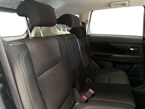 Mitsubishi Outlander 2.0 MIVEC Motion 2WD  - Foto 19