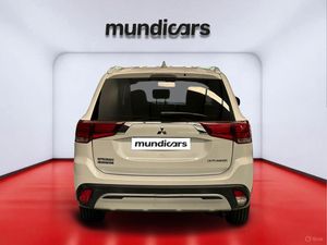 Mitsubishi Outlander 2.0 MIVEC Motion 2WD  - Foto 6