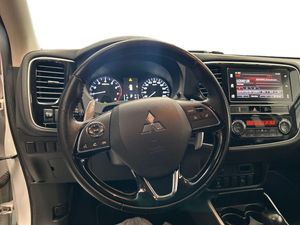 Mitsubishi Outlander 2.0 MIVEC Motion 2WD  - Foto 13