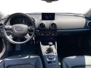 Audi A3 1.6 TDI Ambiente  - Foto 11