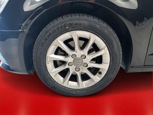 Audi A3 1.6 TDI 110CV clean S tronic Attraction  - Foto 11