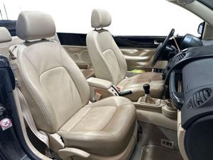 Volkswagen New Beetle 2.0 Cabriolet  - Foto 18