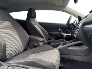 Volkswagen Scirocco R-Line 2.0 TSI 180CV BMT  - Foto 17
