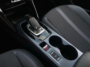 Peugeot 2008 Allure Pack BlueHDI 130 S&S EAT8  - Foto 14