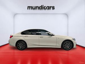 BMW Serie 3 318d Auto. PACK M  - Foto 4
