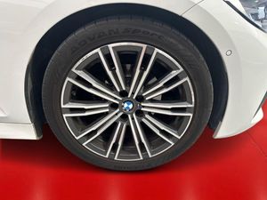 BMW Serie 3 318d Auto. PACK M  - Foto 11