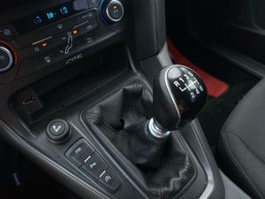 Ford Focus 1.0 Ecoboost Auto-St.-St. 125cv Trend+  - Foto 13