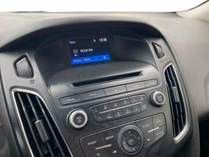 Ford Focus 1.0 Ecoboost Auto-St.-St. 125cv Trend+  - Foto 16