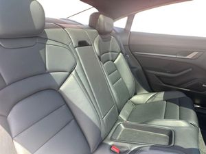 Porsche Taycan -  - Foto 18
