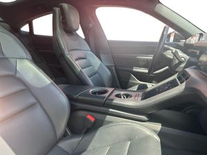 Porsche Taycan -  - Foto 17