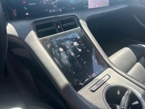 Porsche Taycan -  - Foto 13
