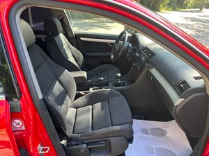 Audi A4 2.0 i Avant  S Line  - Foto 19
