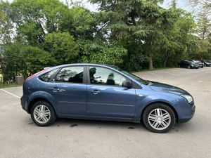 Ford Focus 1.6 TDCI AUT. SECUENCIAL 109cv   - Foto 17