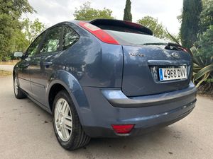 Ford Focus 1.6 TDCI AUT. SECUENCIAL 109cv   - Foto 4