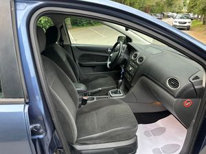 Ford Focus 1.6 TDCI AUT. SECUENCIAL 109cv   - Foto 19