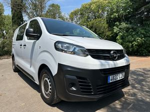 Opel Vivaro Doblecabina Plegable M Express 1.5 diesel 120cv   - Foto 3