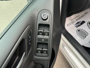 Volkswagen Golf 1.6 tdi 105cv DSG R Line    - Foto 21
